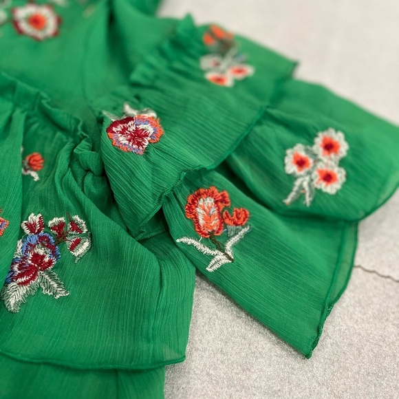 [M] Zara Women Flouncy Green Embroidered Flower Tiered Blouse - Picture 7 of 12
